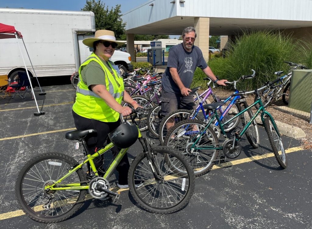 Volunteers working at Kane County recycling Extravaganza